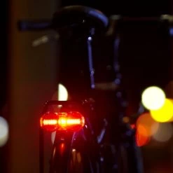 B&M Busch & Müller - Toplight Flat S - Feu Arrière Sur Pile -Magasin D'Équipement De Vélo bm toplight flat s pile 2 3840x2160