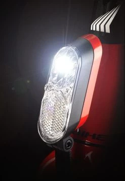 Haibike - EHeadlight - éclairage Avant LED 60 Lux -Magasin D'Équipement De Vélo haibike eheadlight eclairage avant led 60 lux cadre rouge 3840x2160